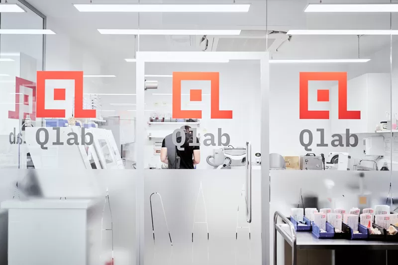 QLAB Dental Lab Using RAYSHAPE DLP Dental Solution For Daily Operations