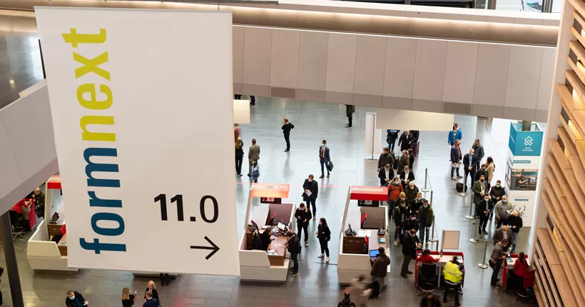 अपने अंतरराष्ट्रीय विस्तार में शामिल होने के साथ-साथ चल रहा है! लोबान में 15 - 18 उपन्यास